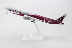 SKR1141  SKYMARKS QATAR 777-300 1/200 SOCCER W/GEAR