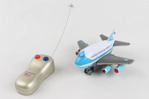 Air Force One Radio Control by Daron Toys for children ages 3 and up