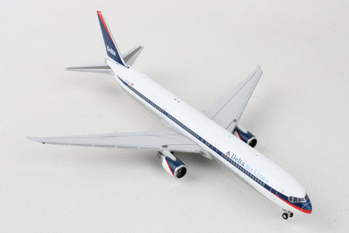 GEMINI DELTA 767-400ER 1/400 REG#N826MH INTERIM LIVERY (**)