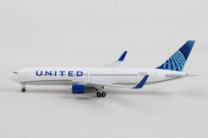 HERPA UNITED 767-300 1/500