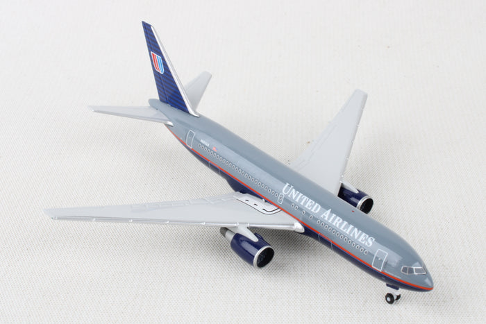 HERPA UNITED 767-200 1/500 BATTLESHIP LIVERY (**)