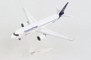 HERPA LUFTHANSA A320NEO 1/200 HAUPTSTADFLIEGER (**)