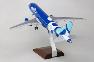 SKR8391 SKYMARKS JETBLUE A320 1/100 SPOTLIGHT W/WOOD STAND & GEAR