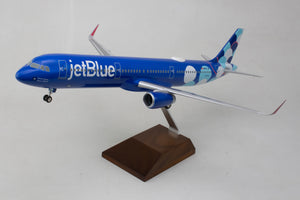 SKR8445 SKYMARKS JETBLUE A321 1/100 BALOONS W/WOOD STAND & GEAR