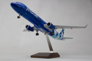 SKR8445 SKYMARKS JETBLUE A321 1/100 BALOONS W/WOOD STAND & GEAR