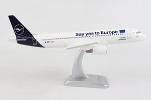 HOGAN LUFTHANSA A320 1/200 W/GEAR SAY YES TO EUROPE D-AIZG