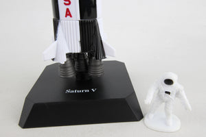 NR20405D  Space Adventure Saturn V model by Daron Toys