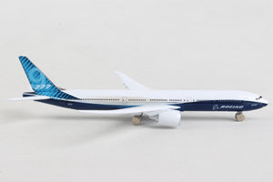 Daron Boeing airplane  die cast model for children ages 3 and up