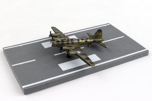 RW030 Runway24 B-17 Olive Green Camp by Daron Toys