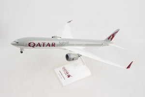 SKR1014 SKYMARKS QATAR 777-9 1/200 W/GEAR & FLEX WINGTIPS - SkyMarks Models