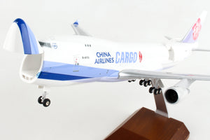 SKR1117 SKYMARKS CHINA 747-400F 1/200 W/GEAR & OPENING DOORS