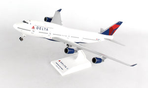 SKR508 SKYMARKS DELTA 747-400 1/200 W/GEAR REG#N661US - SkyMarks Models