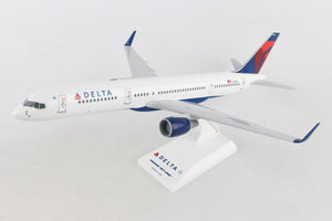 SKR545 SKYMARKS DELTA 757-200 1/150 NEW LIVERY REG#N704X - SkyMarks Models