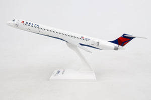 SKR648 SKYMARKS DELTA MD-80 1/150