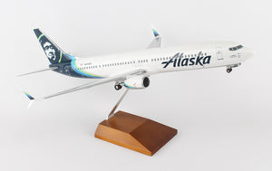 SKR8259 SKYMARKS ALASKA 737-900 1/100 NEW 2016 LIVERY W/WOOD STAND & GEAR - SkyMarks Models