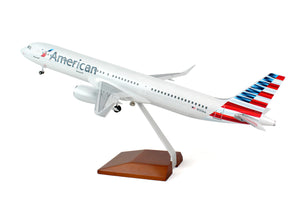 SKR8405 SKYMARKS AMERICAN A321 1/100 W/WOOD STAND & GEAR - SkyMarks Models