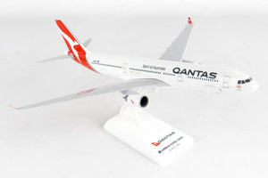 SKR928 SKYMARKS QANTAS A330-300 1/200 NEW LIVERY - SkyMarks Models