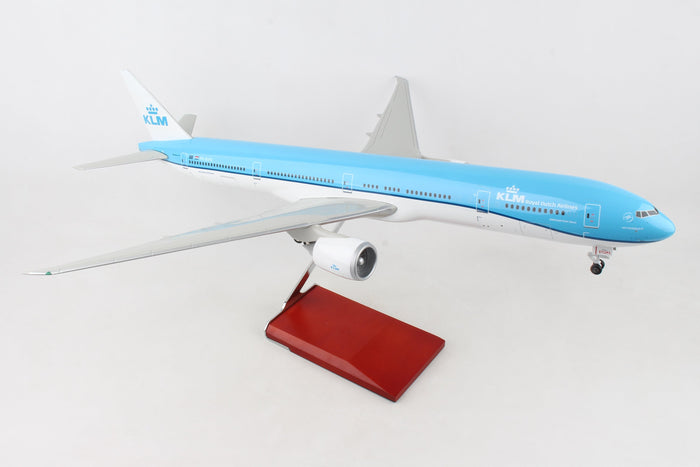 SKR9401 SKYMARKS SUPREME KLM 777-300 1/100 W/WOOD STAND & GEAR