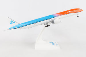 SKR972 SKYMARKS KLM 777-300ER 1/200 ORANGE PRIDE W/GEAR